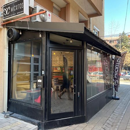 Mickitos Urban Hostel Szkopje Kültér fotó