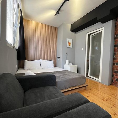 Mickitos Urban Hostel Szkopje Kültér fotó