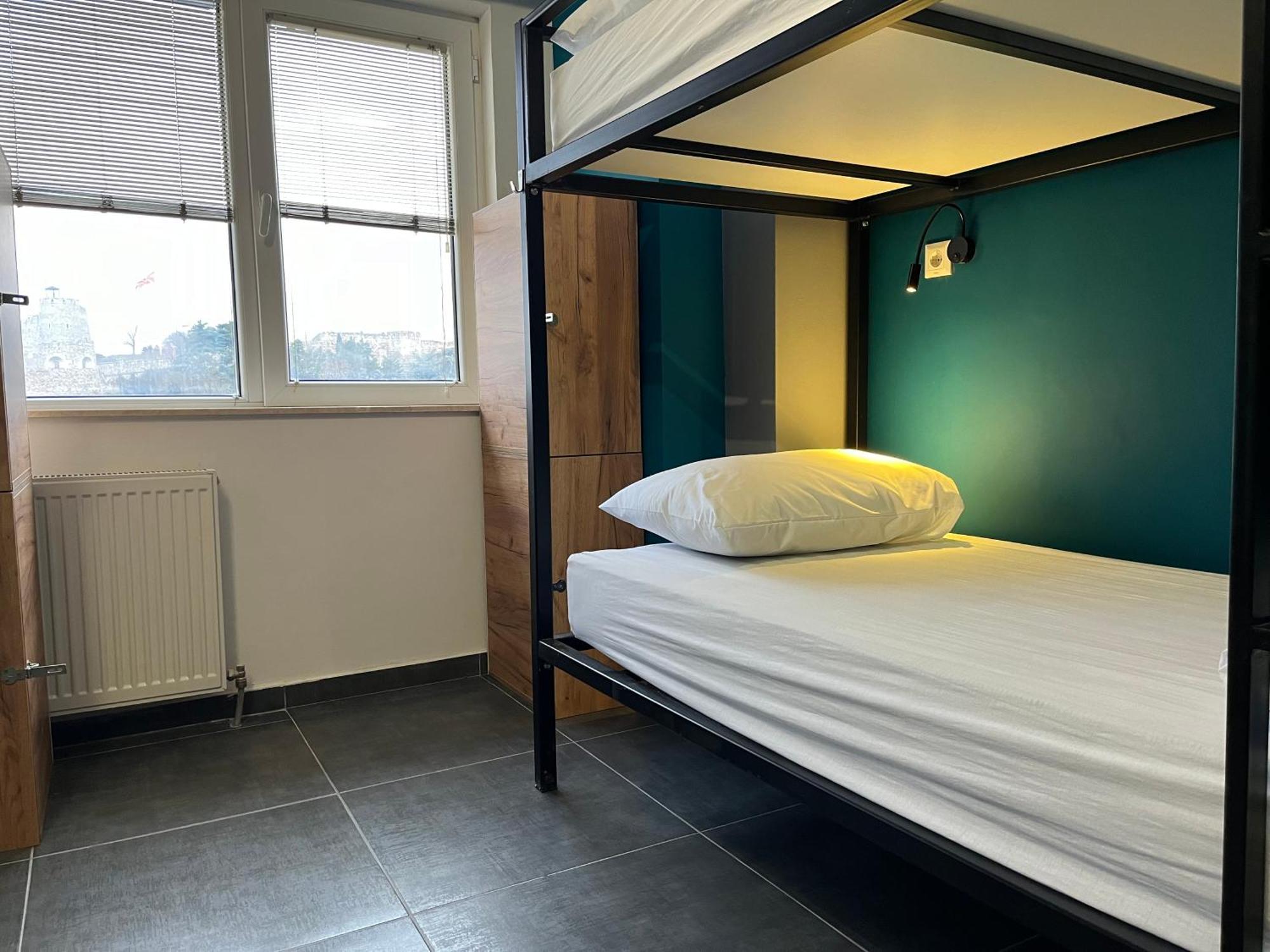 Mickitos Urban Hostel Szkopje Kültér fotó