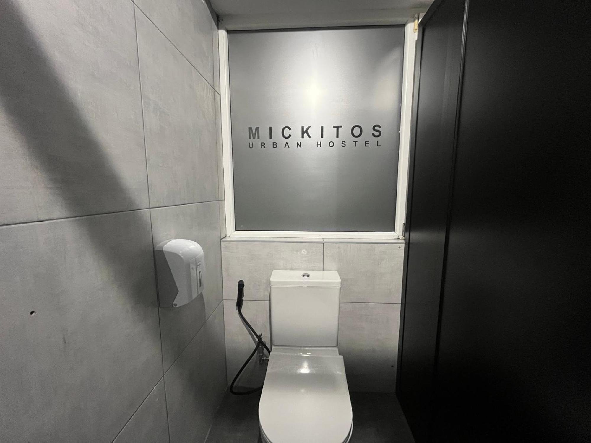 Mickitos Urban Hostel Szkopje Kültér fotó