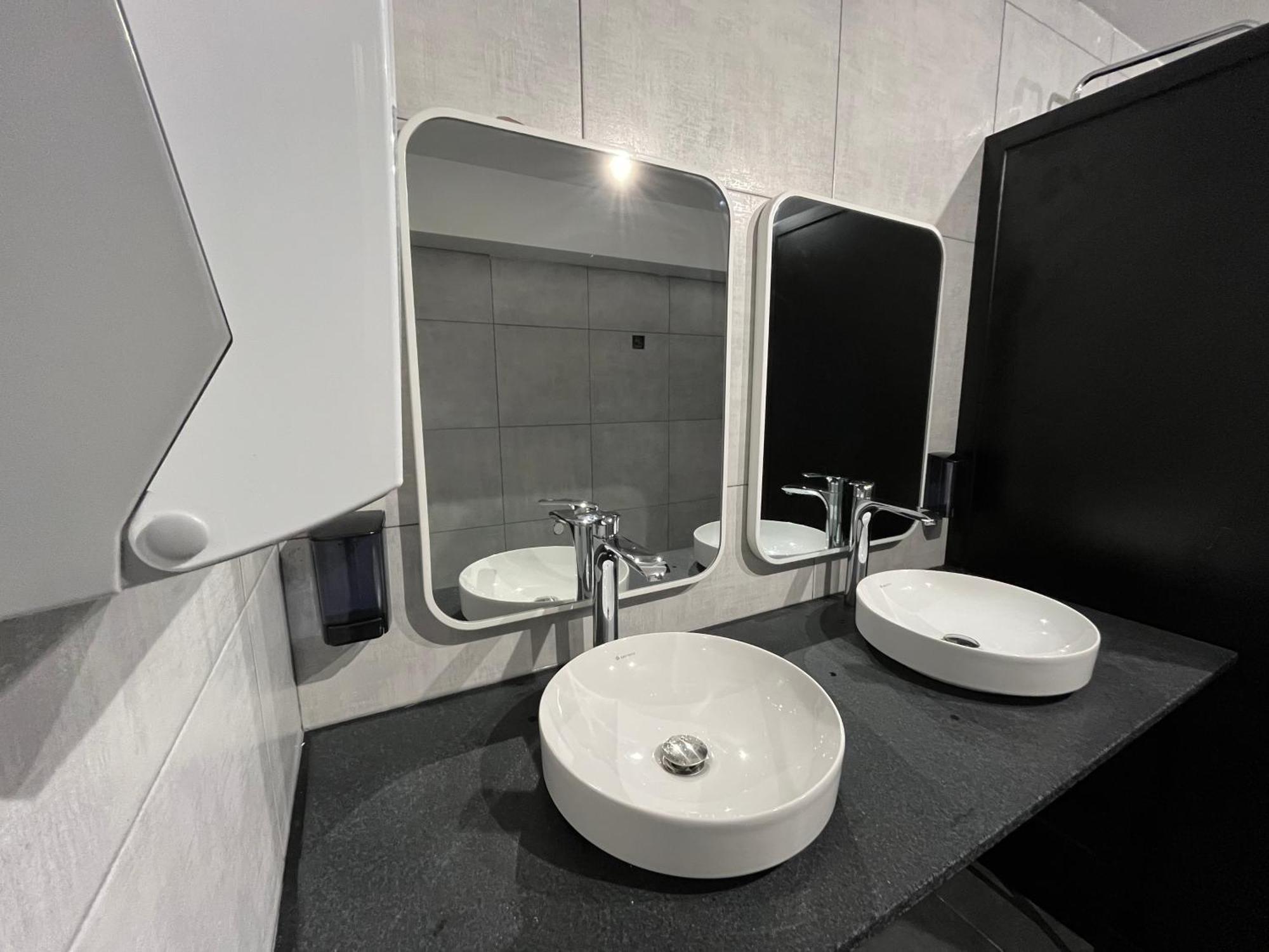 Mickitos Urban Hostel Szkopje Kültér fotó