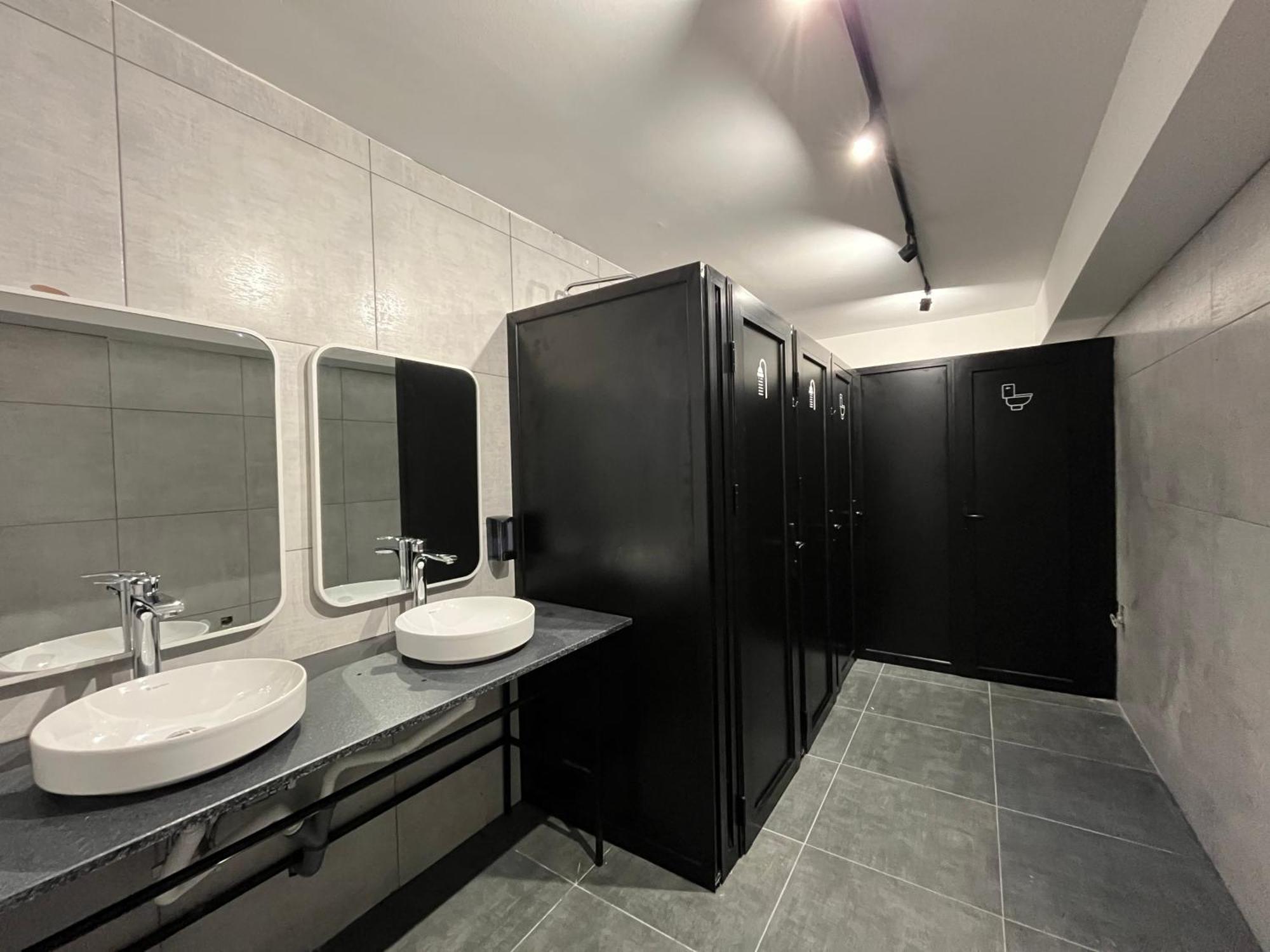 Mickitos Urban Hostel Szkopje Kültér fotó