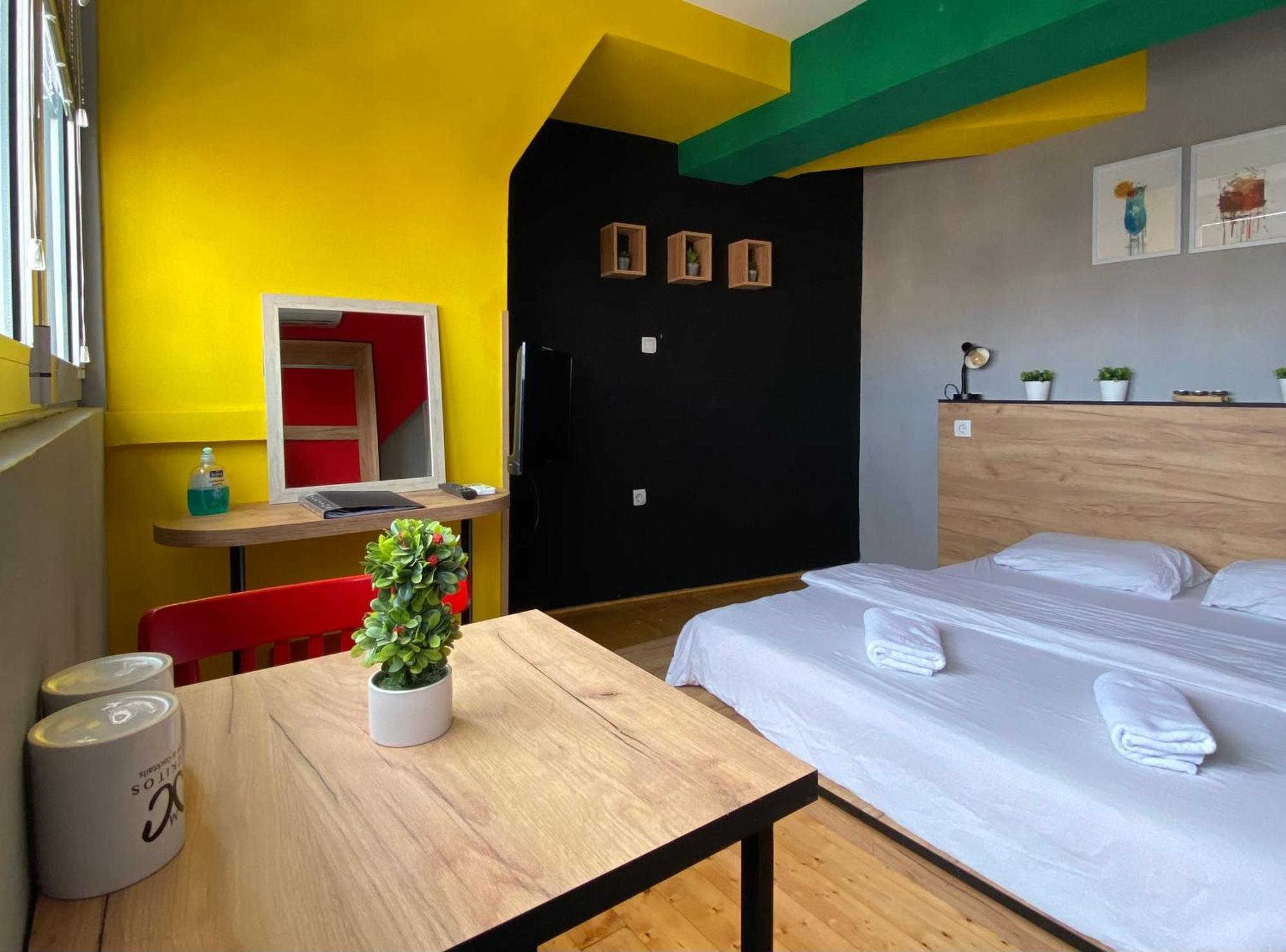 Mickitos Urban Hostel Szkopje Szoba fotó