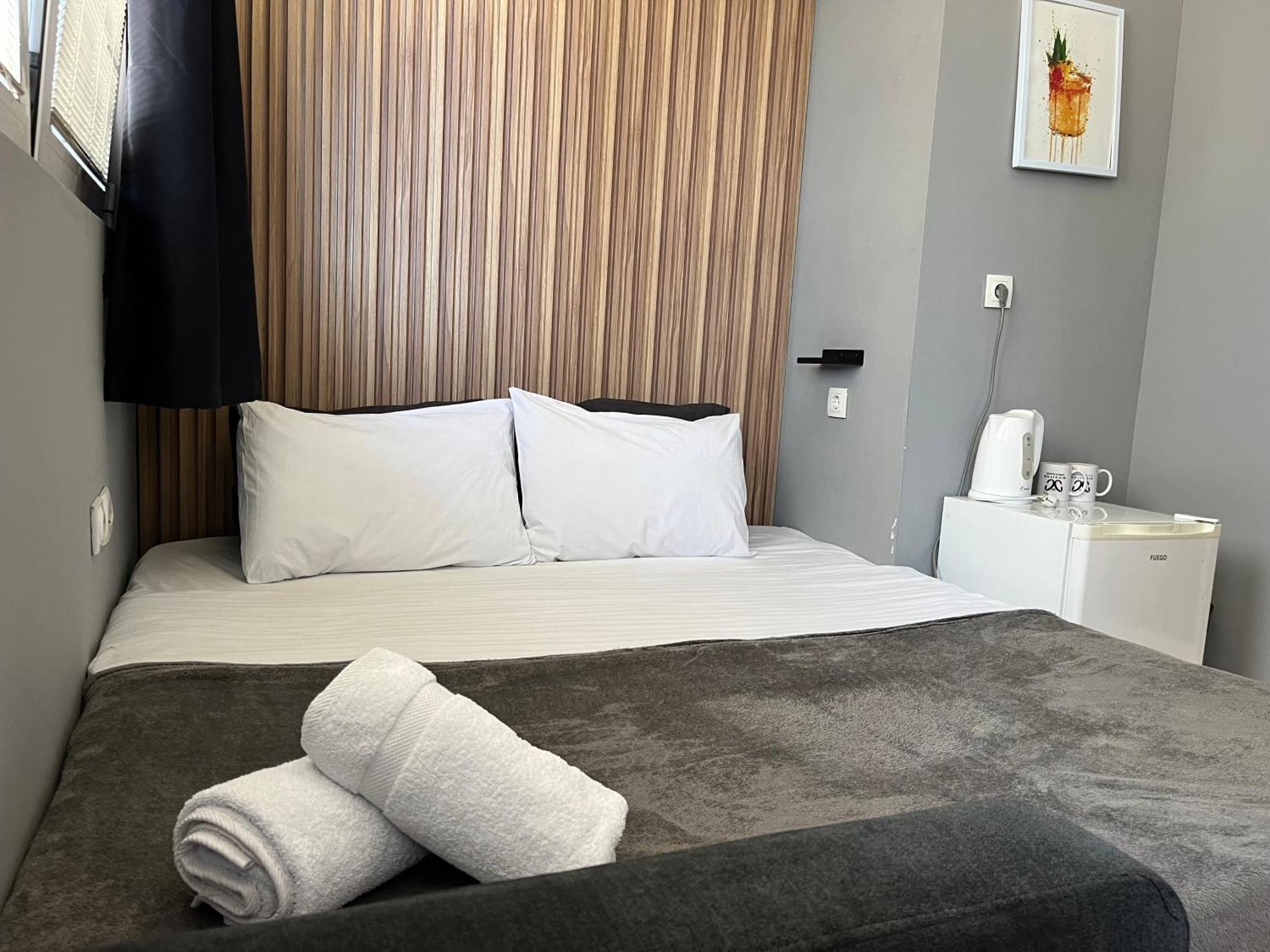 Mickitos Urban Hostel Szkopje Kültér fotó