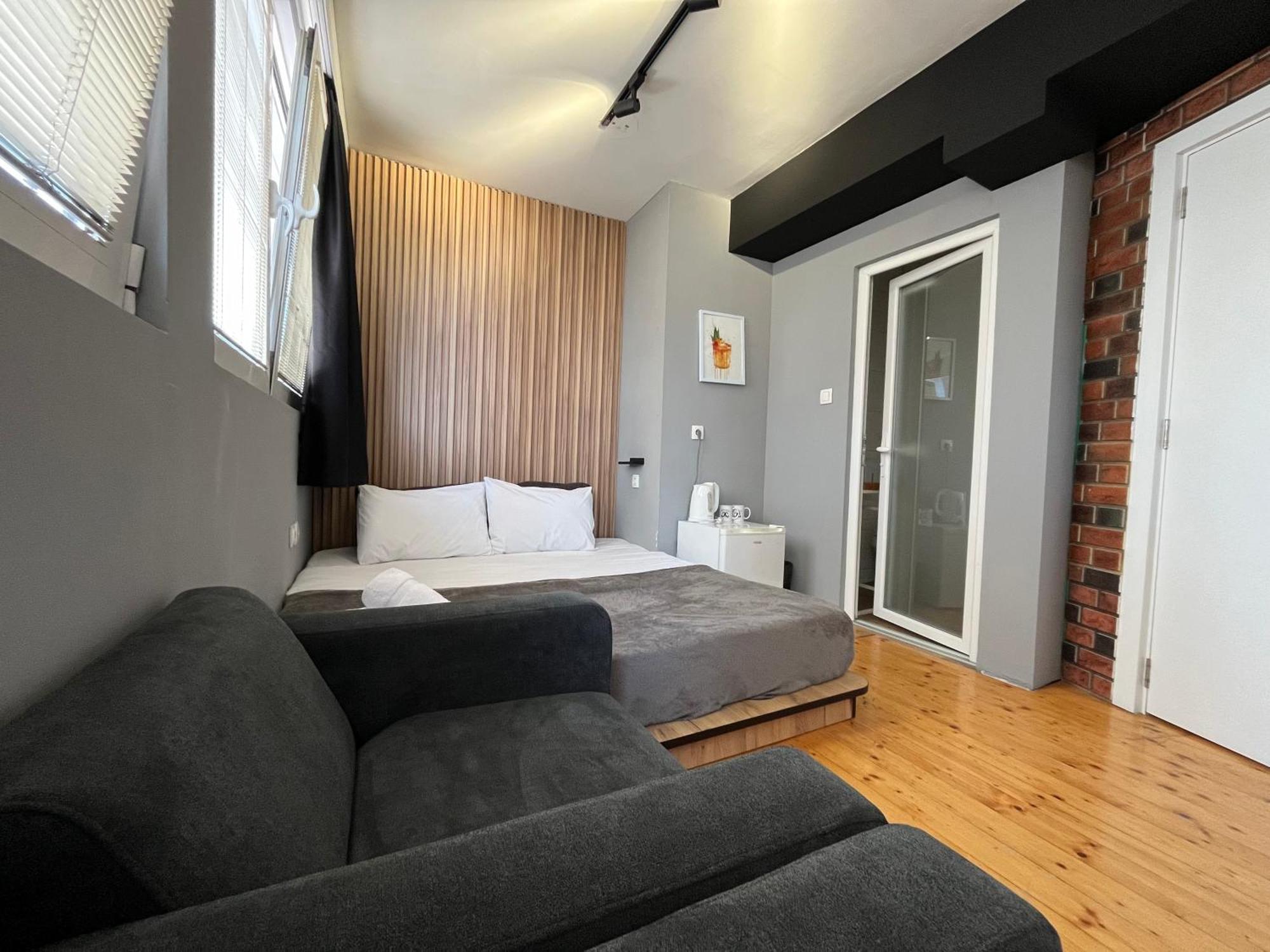 Mickitos Urban Hostel Szkopje Kültér fotó