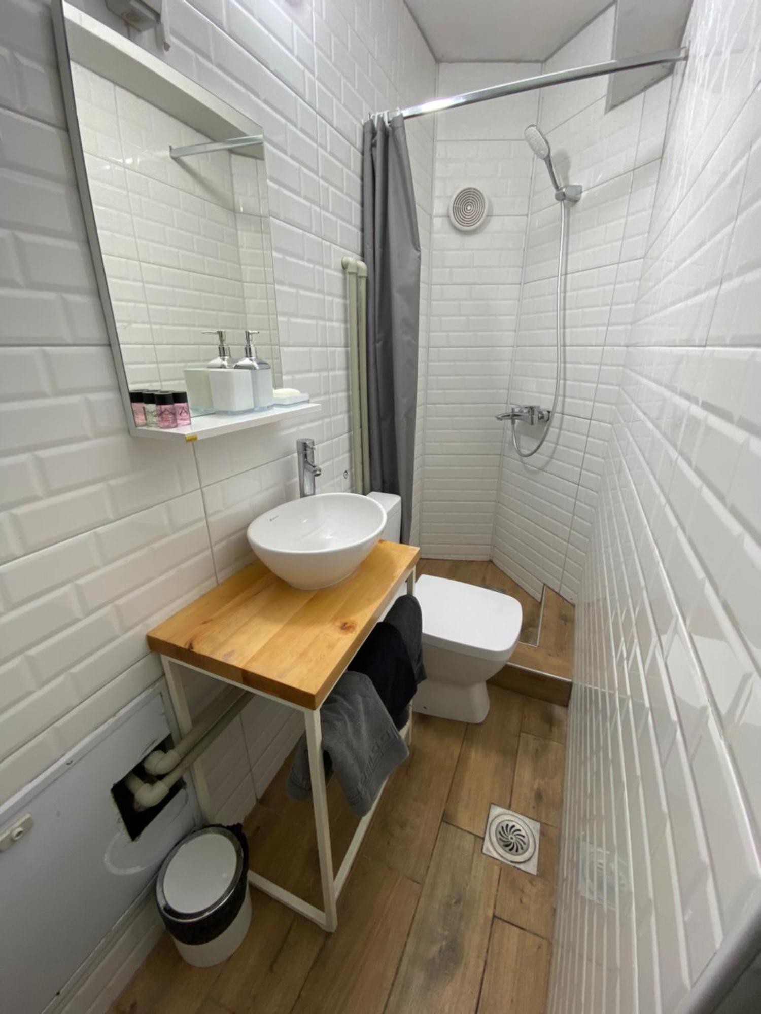 Mickitos Urban Hostel Szkopje Szoba fotó