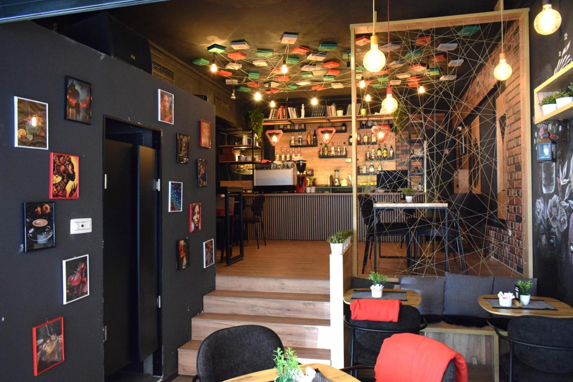 Mickitos Urban Hostel Szkopje Kültér fotó